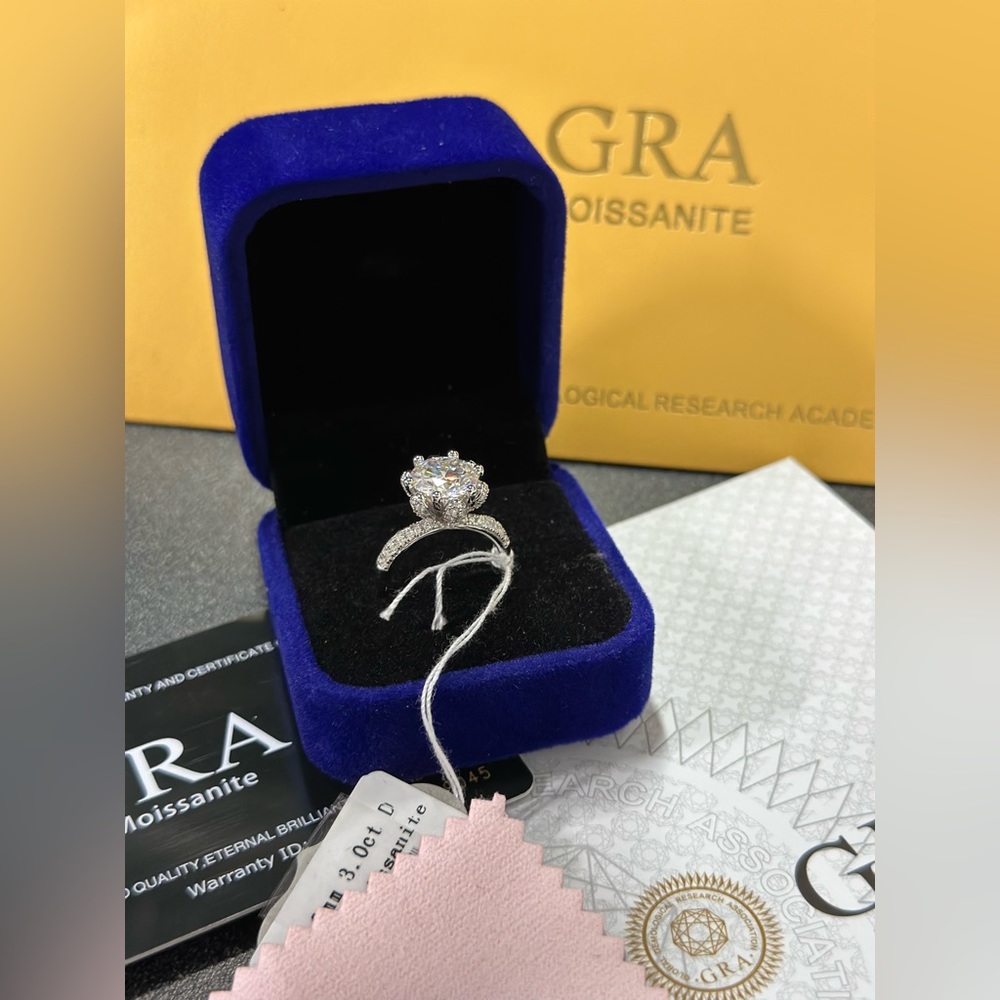 3ct Genuine Moissanite Wedding Ring with White Gold au750